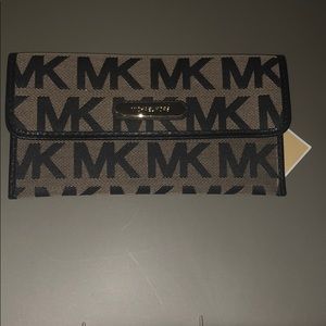 Michael Kors slim wallet